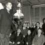 Oijen krijgt electrisch licht. december 1932 rechts boven (met platte pet) Seegers W.M.